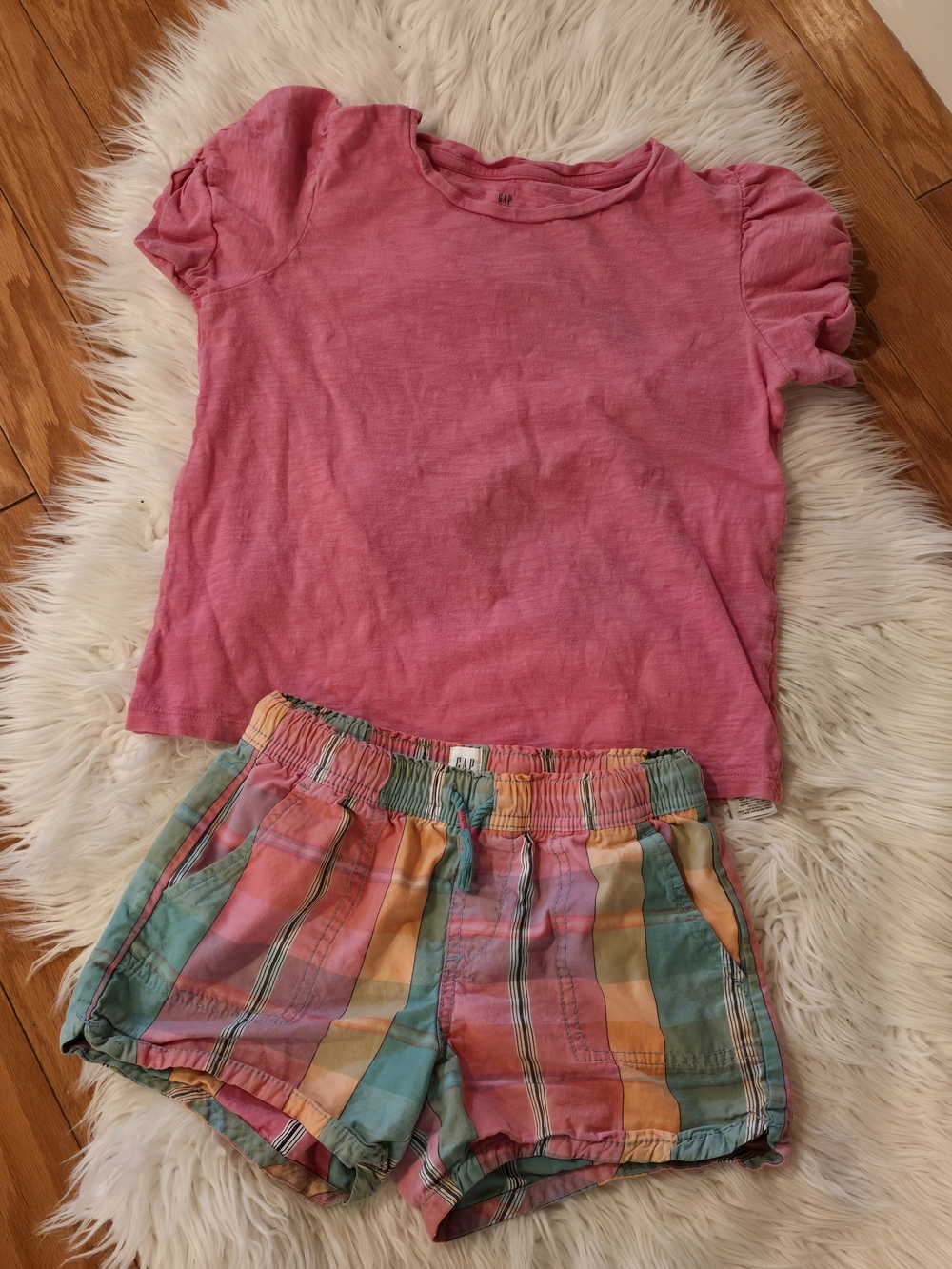 GAP Girls Pink Top with Multicolor Plaid Shorts Matching Set - Picture 2 of 2